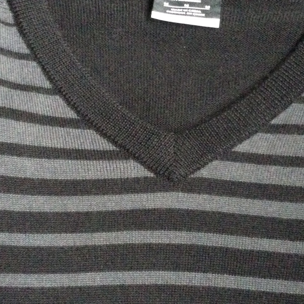Nike long sleeve black and gray sweater